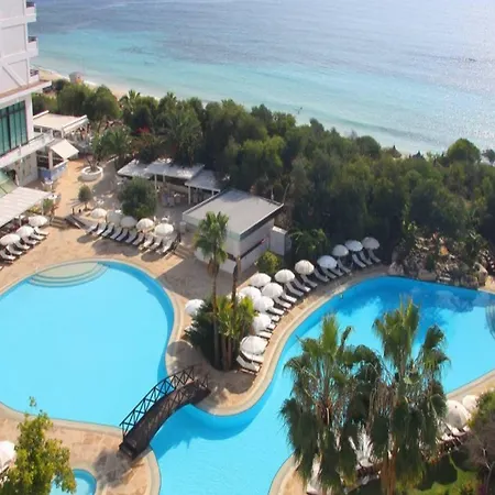 リゾート グレシアン ベイ アヤナパ