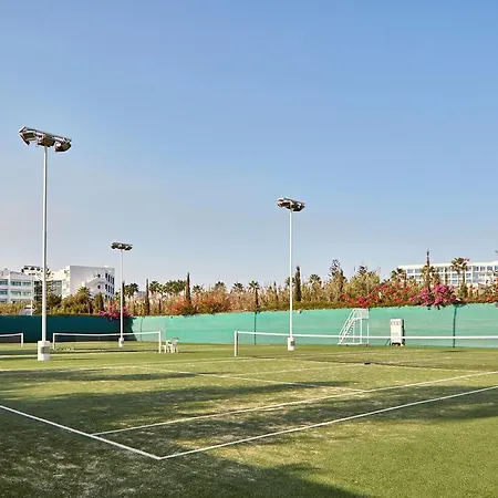 グレシアン ベイ リゾート アヤナパ