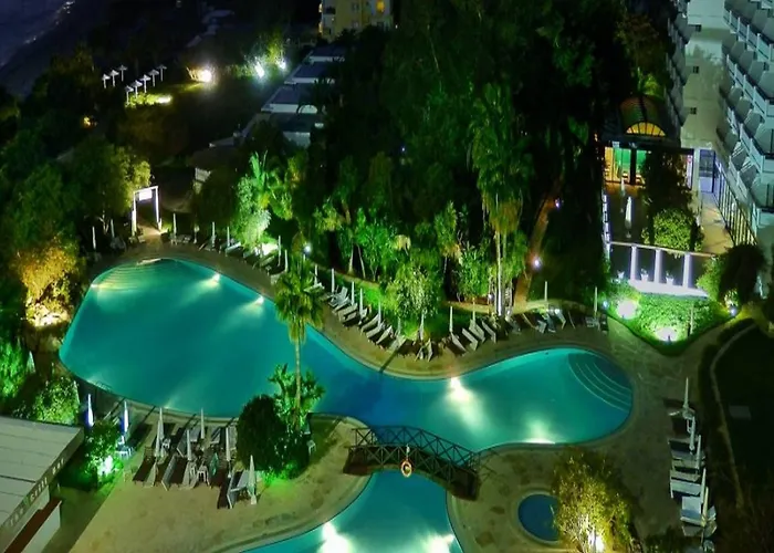 Grecian Bay אתר נופש 5*