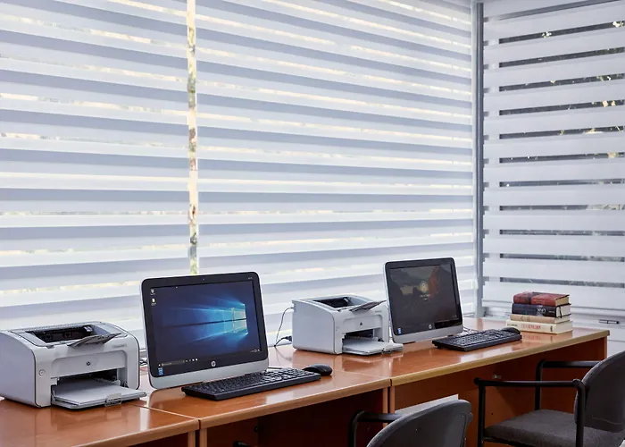 Grecian Bay منتجع