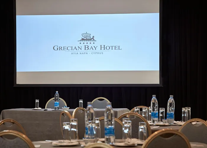 Grecian Bay אתר נופש