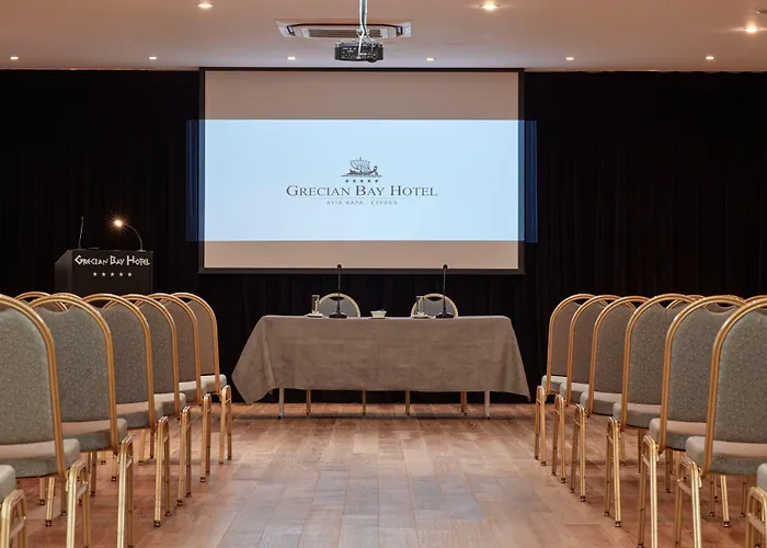 منتجع Grecian Bay أيا نابا