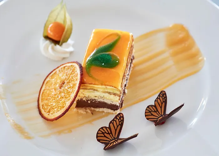 منتجع Grecian Bay