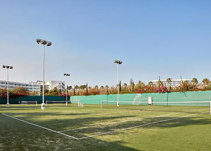 Grecian Bay منتجع أيا نابا