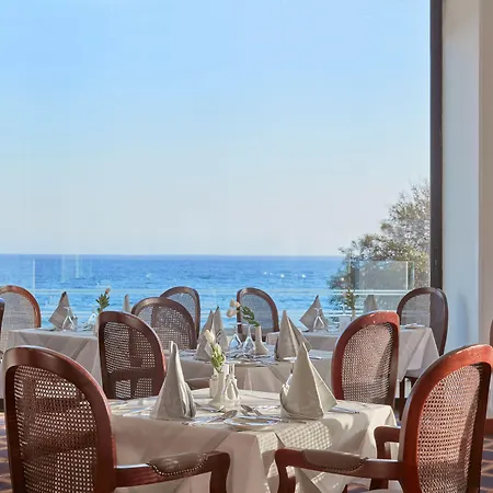 Resort Grecian Bay